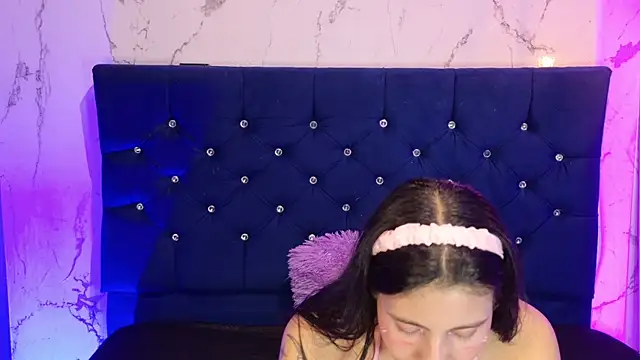 Dakotaa_Johnson webcam