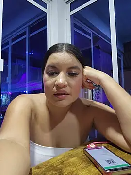 Pretty_Julieta webcam
