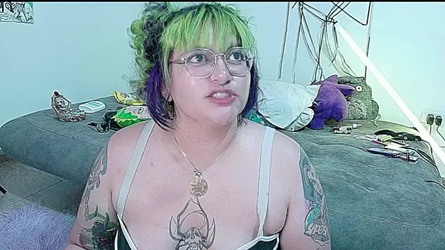 XxGreenGoodxX webcam