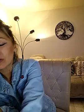CelynaRoss webcam