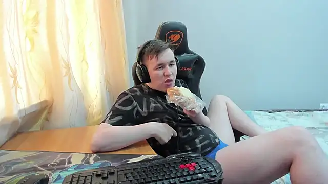 iliaskrislove - Iliaskrislove's free webcam - UK Sex Cams