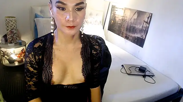 NinaDOM4CUM webcam