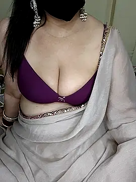 Webcam Model (Sakshi-11) is live