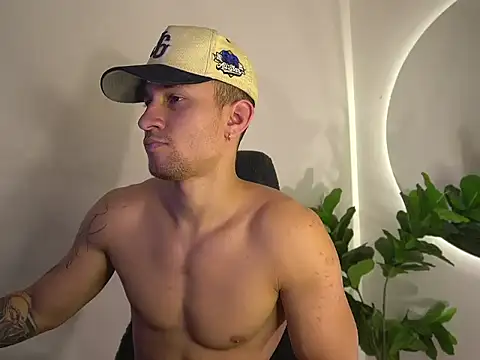 Thin_tommy01 webcam
