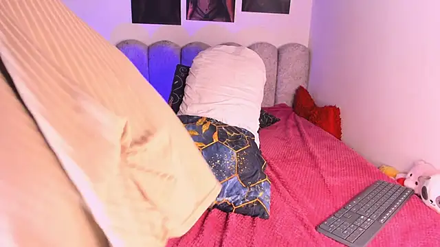 mary_kisses webcam