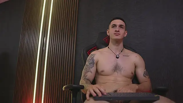 JacksonOlsenn live sex cam