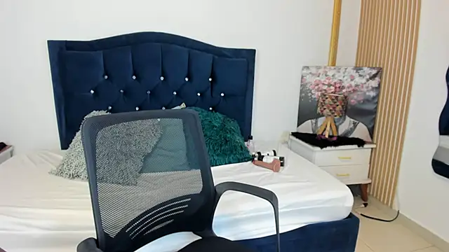 Inaya_Khalifa webcam