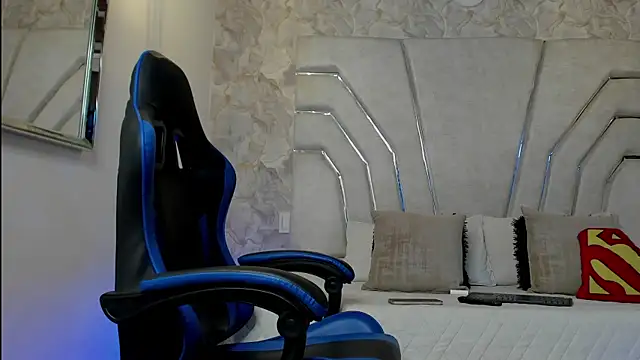 MAXTHOMSON webcam