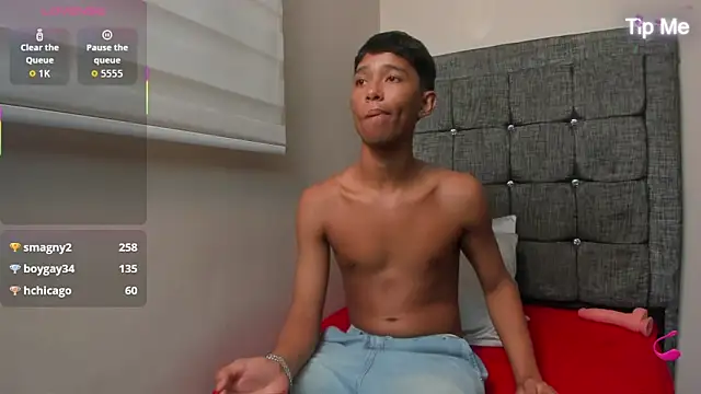Little_Twink19x webcam