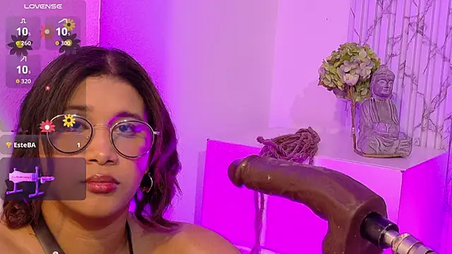 LorenaDuval webcam
