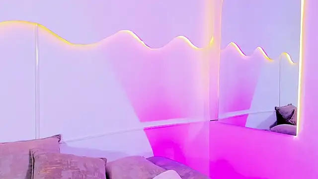 MiaMalcova__ webcam