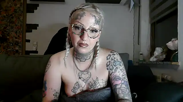 RoxxyInk webcam