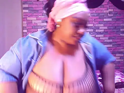 BustySavita webcam