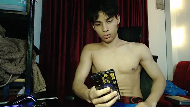 marck-pro (M twink) - Training naked + Oil body
