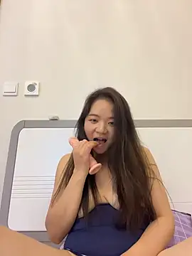 美女xiaochengzi505在线直播