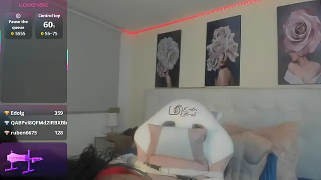 SamathaMay webcam