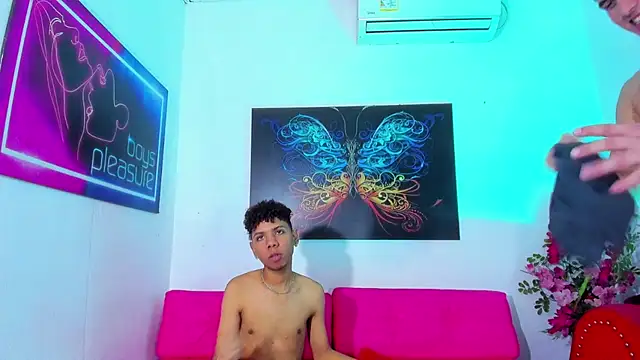 Spicy_guys webcam