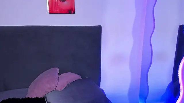 saramikaelson webcam