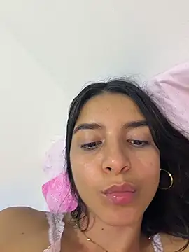 Webcam Model (violeta365)  is live.Free join now!