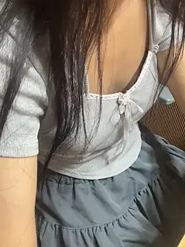 Mina048 webcam