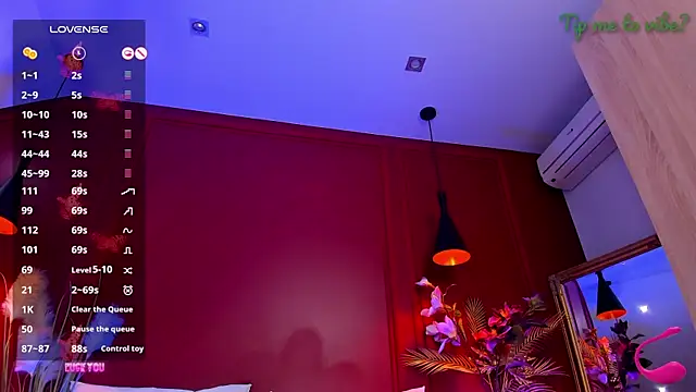 Mayzzie Stripchat cam model