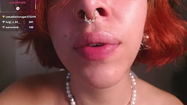bri_von_dhara__ webcam