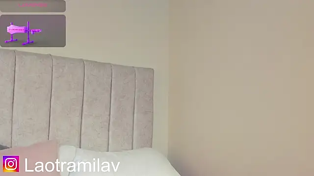 MilaVelour webcam