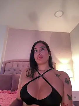Bella__Wood webcam