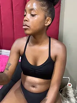 Littlebunny33 live sex cam