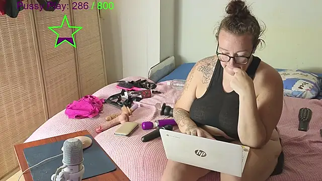 JadeStarUK webcam