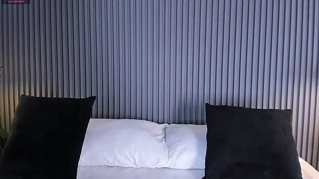 Ivonne_Millerr webcam