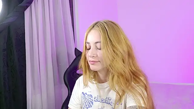 annie_mora webcam
