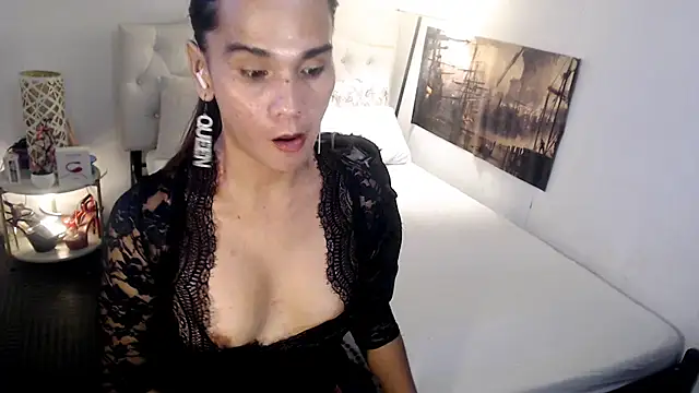NinaDOM4CUM webcam