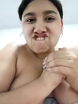 sara_y_amy (Ask my age) - Show tits