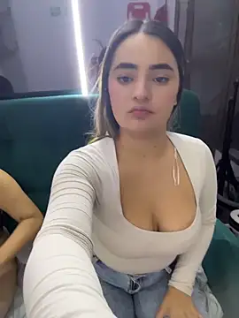 Antonella_Julieta webcam