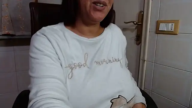 Foxlady2271 live sex cam