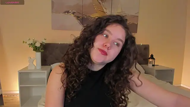 Ariella_Sol webcam
