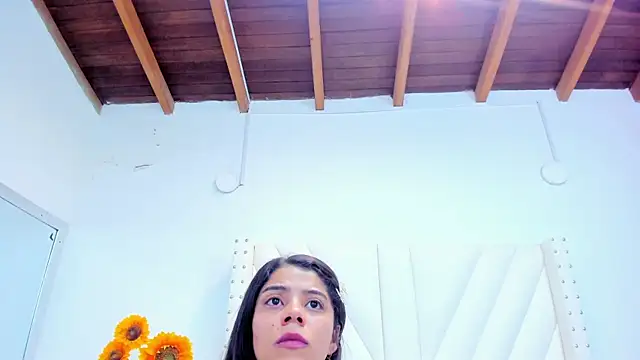 JulieeHabubu webcam