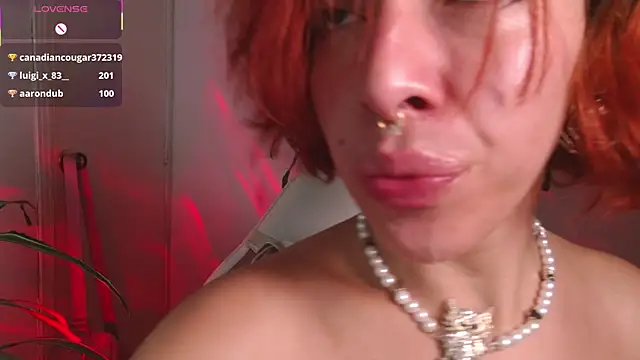 bri_von_dhara__ webcam
