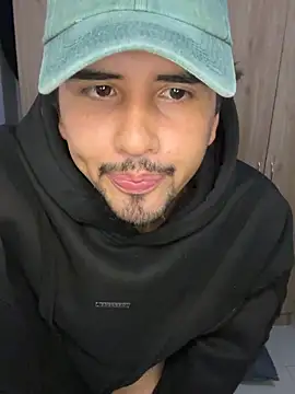 AdrianEmpire webcam