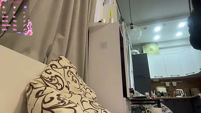 selena_favn webcam