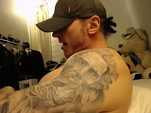 ballardbret (Ask my age) - Cock stroking, flexing, dirty talking. X