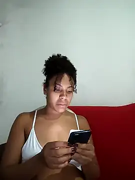 Julia_Pretinha webcam