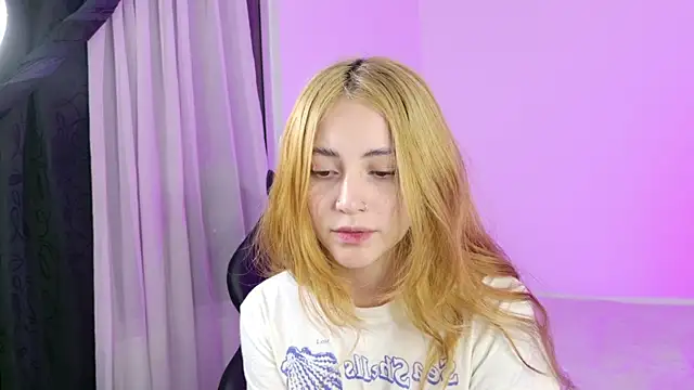 annie_mora webcam