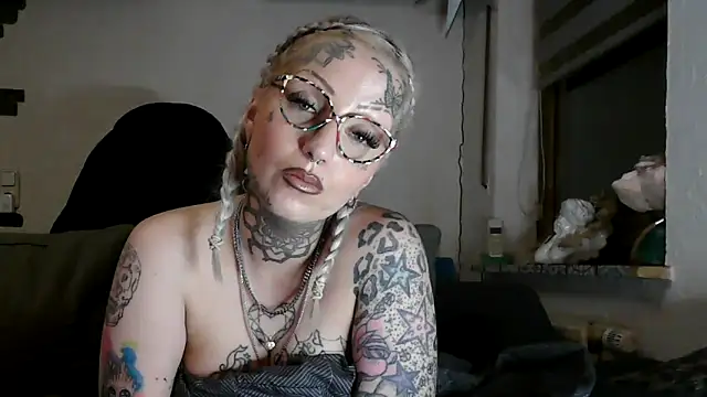 RoxxyInk webcam