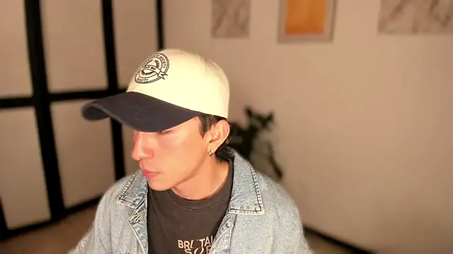sweettaaron01 webcam
