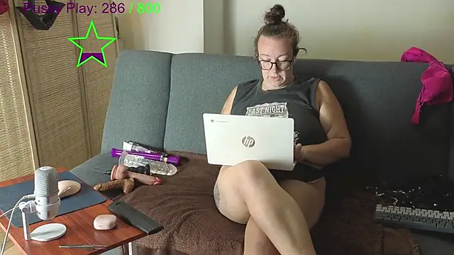 JadeStarUK webcam