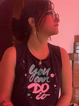 lilithmonette (Ask my age) - Use plug + twerk 😈