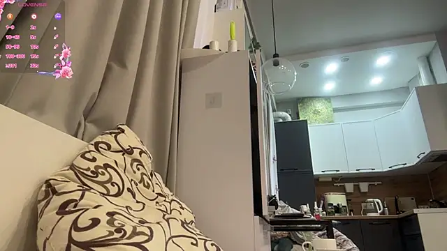 selena_favn webcam