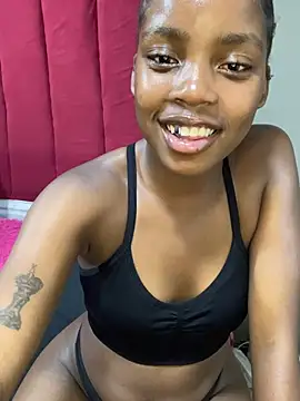 Webcam Model (Littlebunny33)  is live.Free join now!